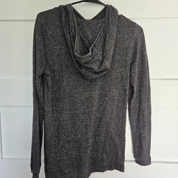 Tentree long sleeve with hood - Picture 2 of 3